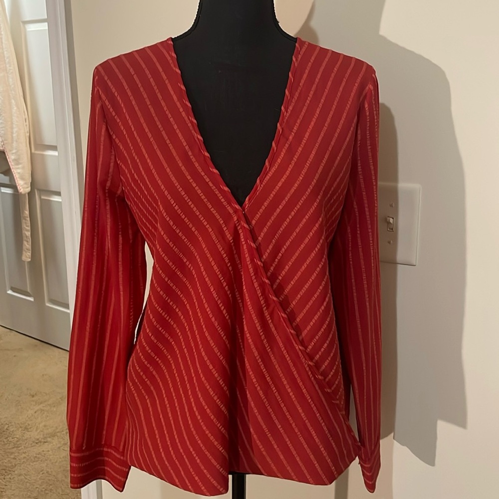 BCBGMaxazria Venetian Red Long Sleeve High Low Surplus Blouse Size Small EUC